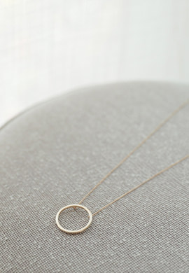 circle long_ necklace